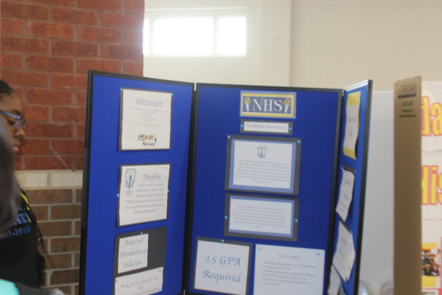 The Club Fair showcases different Clubs like the NHS.
