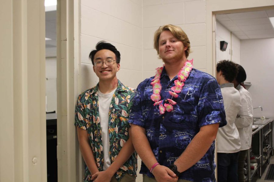THS students dressed up for hawaiian day