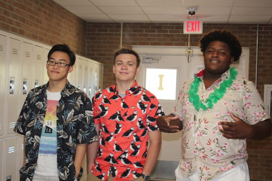 THS students dressed up for hawaiian day