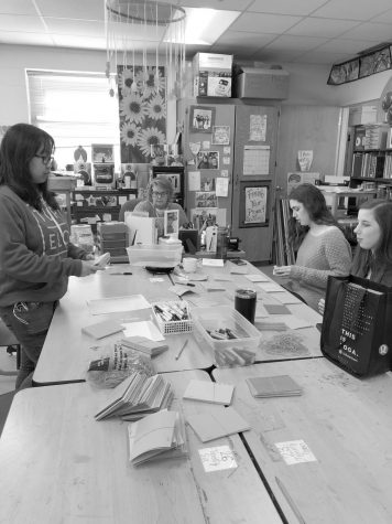 National Preservation Society makes valentines to surprise seniors
