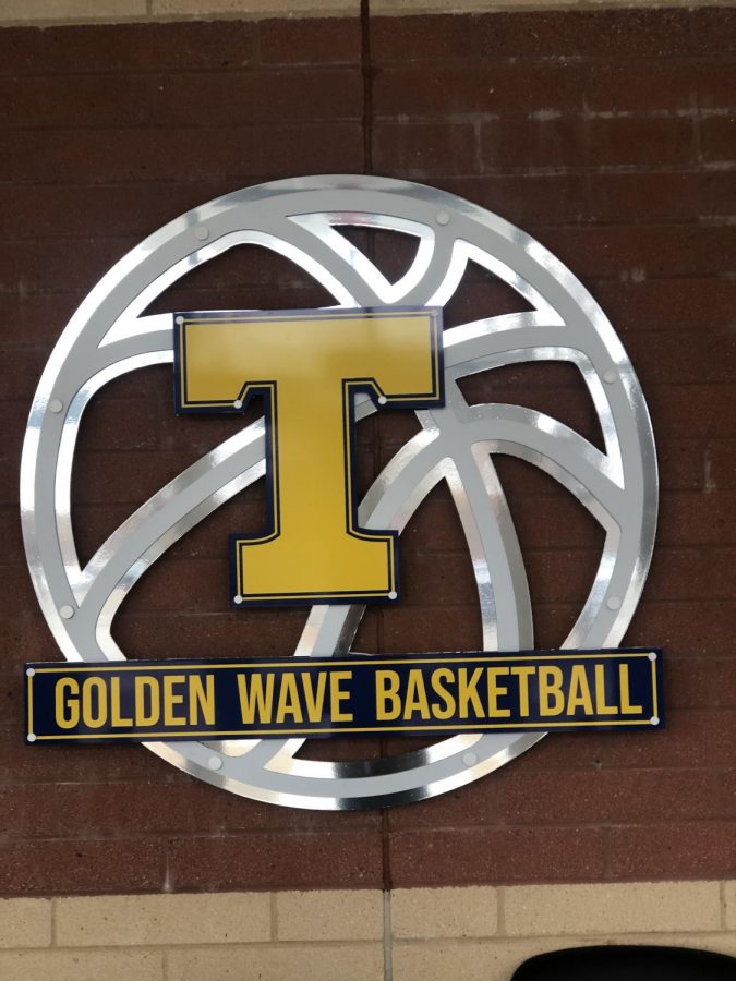 Tupelo Golden Wave Basketball Logo