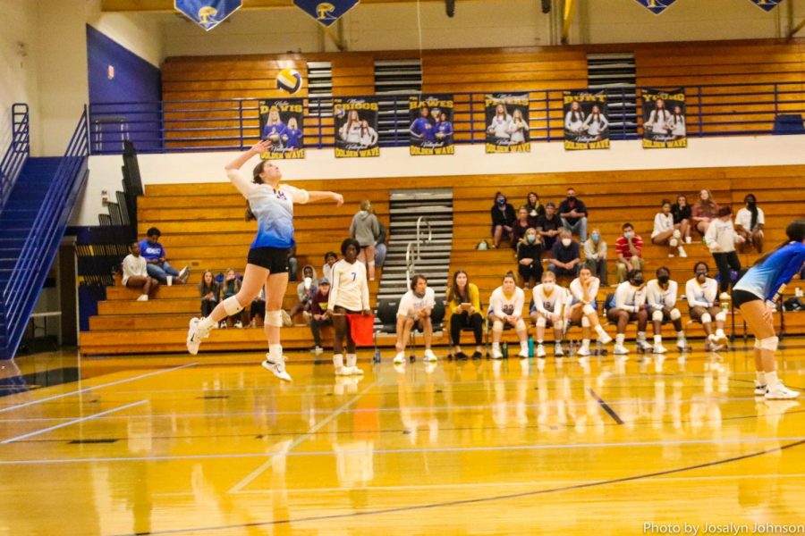 maggie griggs does her jump serve