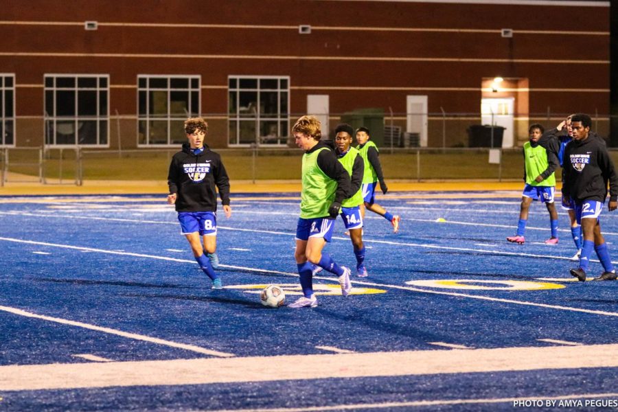 Tupelo soccer playing possesion