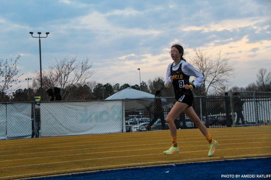 Hailey Wampler runs distance