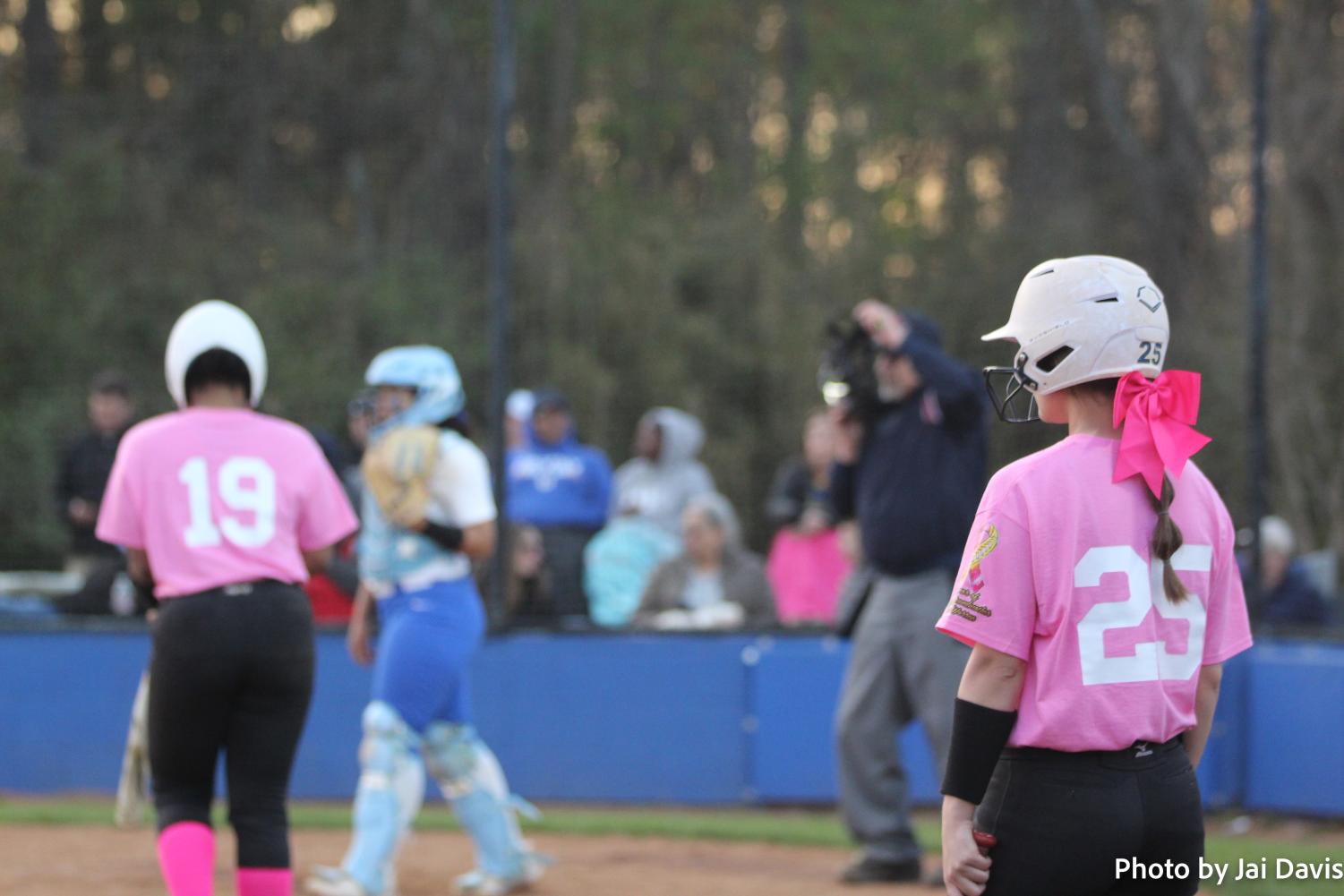 Lady+Wave+softball+holds+breast+cancer+awareness+game