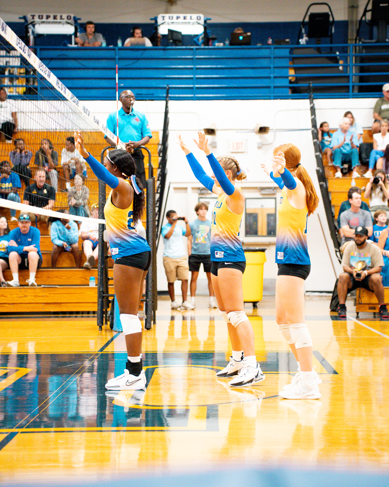 Tupelo Volleyball Beats the Clinton Arrows in Home Opener