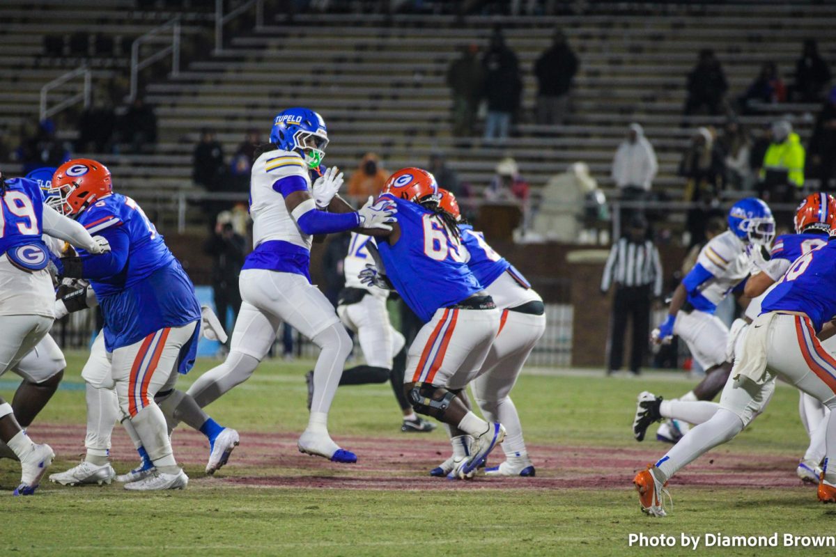JaReylan McCoy being double teamed