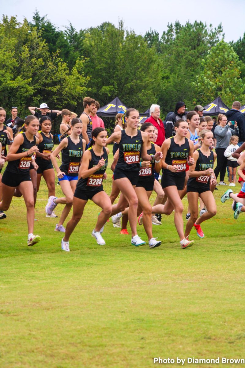Cross Country girls at the starting line