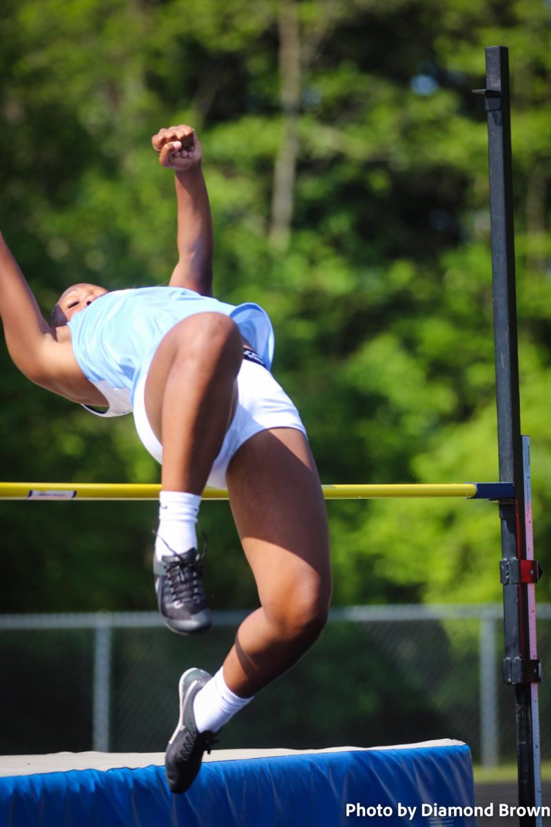Jada Lockridge doing high jump